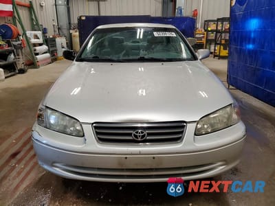 Piąte zdjęcie samochodu w środku: 2001 TOYOTA CAMRY LE 4D SEDAN VIN:4T1BG22K91U862606 - miniatura