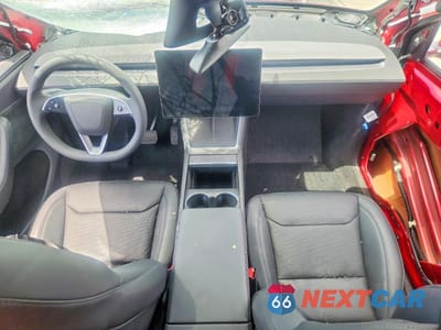 Zdjęcie 8 z 13 samochodu: 2026 TESLA MODEL Y VIN:7SAYGDEE2TA456551 - miniatura