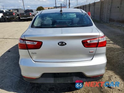 Zdjęcie 6 z 12 samochodu: 2016 KIA RIO LX VIN:KNADM4A3XG6669516 - miniatura