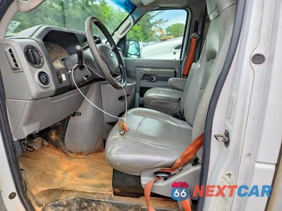Zdjęcie 7 z 13 samochodu: 2014 FORD E350 BOX TRUCK VIN:1FDWE3FLXEDA14501 - miniatura