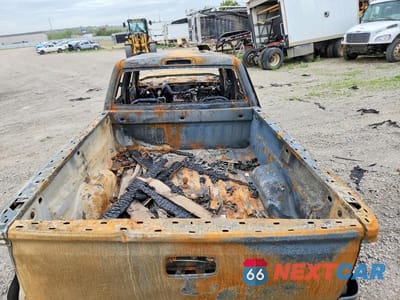 Zdjęcie 10 z 12 samochodu: 2018 CHEVROLET SILVERADO K3500 LTZ VIN:1GC4K0CY6JF143143 - miniatura