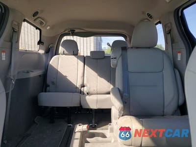 Zdjęcie 10 z 14 samochodu: 2018 TOYOTA SIENNA XLE 7-PASSENGER VIN:5TDYZ3DC1JS924220 - miniatura