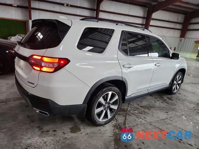 Trzecie zdjęcie samochodu z tyłu: 2024 HONDA PILOT TOURING VIN:5FNYG2H75RB012705 - miniatura