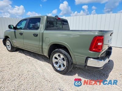 Drugie zdjęcie samochodu z przodu: 2026 RAM 1500 BIG HORN VIN:1C6SRFFP5TN255778 - miniatura