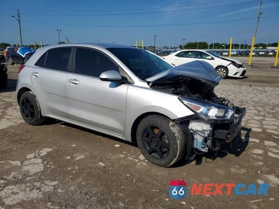 Czwarte zdjęcie samochodu z boku: 2021 KIA RIO S VIN:3KPA25AD8ME404089 - miniatura