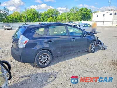 Trzecie zdjęcie samochodu z tyłu: 2013 TOYOTA PRIUS V THREE VIN:JTDZN3EU8D3224739 - miniatura