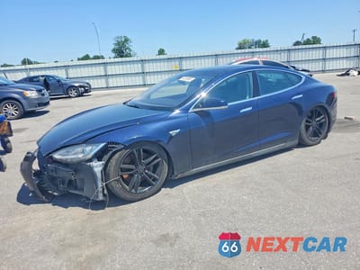 2013 TESLA MODEL S 5YJSA1AG2DFP12122 - główne zdjęcie licytacji z USA - miniatura