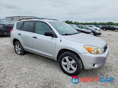 Czwarte zdjęcie samochodu z boku: 2006 TOYOTA RAV4 BASE VIN:JTMBD33V665039161 - miniatura
