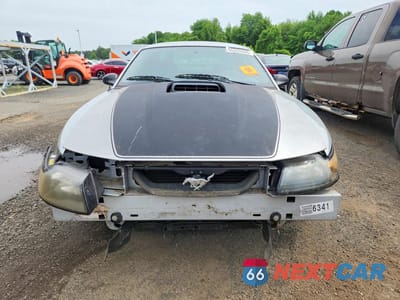 Piąte zdjęcie samochodu w środku: 2004 FORD MUSTANG VIN:1FAFP40614F205983 - miniatura
