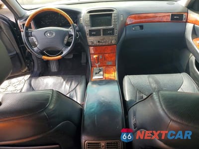 Zdjęcie 8 z 12 samochodu: 2005 LEXUS LS 430 VIN:JTHBN36F655017675 - miniatura