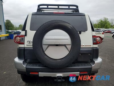 Zdjęcie 6 z 12 samochodu: 2014 TOYOTA FJ CRUISER BASE VIN:JTEBU4BF0EK182599 - miniatura