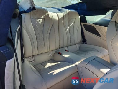 Zdjęcie 10 z 12 samochodu: 2023 BMW M8 VIN:WBSAE0C00PCK59154 - miniatura