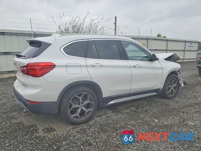 Trzecie zdjęcie samochodu z tyłu: 2019 BMW X1 XDRIVE28I VIN:WBXHT3C52K5N05436 - miniatura