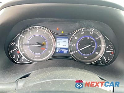 Zdjęcie 8 z 14 samochodu: 2015 INFINITI QX80 BASE VIN:JN8AZ2NE4F9081376 - miniatura