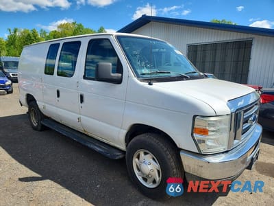 Czwarte zdjęcie samochodu z boku: 2013 FORD ECONOLINE E250 VAN VIN:1FTNE2EW2DDA11712 - miniatura