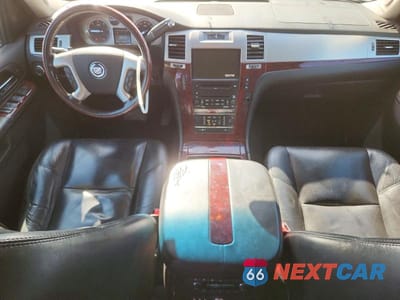 Zdjęcie 8 z 14 samochodu: 2010 CADILLAC ESCALADE PREMIUM VIN:1GYUKCEF4AR120885 - miniatura