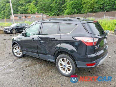 Drugie zdjęcie samochodu z przodu: 2018 FORD ESCAPE SE VIN:1FMCU9GD3JUB87299 - miniatura