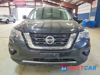Piąte zdjęcie samochodu w środku: 2017 NISSAN PATHFINDER SL VIN:5N1DR2MM8HC647428 - miniatura