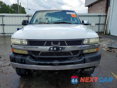 Piąte zdjęcie samochodu w środku: 2001 CHEVROLET SILVERADO K2500 HEAVY DUTY VIN:1GCHK23U01F200589 - miniatura