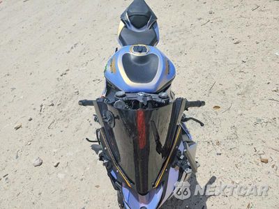 Piąte zdjęcie samochodu w środku: 2021 KAWASAKI ZX636 K VIN:JKBZXJG14MA014772 - miniatura