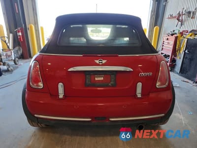 Zdjęcie 6 z 12 samochodu: 2005 MINI COOPER VIN:WMWRF33405TG10119 - miniatura