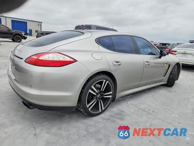 Trzecie zdjęcie samochodu z tyłu: 2012 PORSCHE PANAMERA 2 VIN:WP0AA2A79CL017651 - miniatura