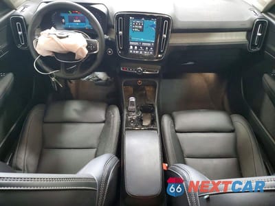 Zdjęcie 8 z 14 samochodu: 2026 VOLVO XC40 PLUS VIN:YV4L12UC0T2747114 - miniatura