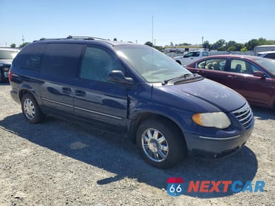 Czwarte zdjęcie samochodu z boku: 2005 CHRYSLER TOWN & COUNTRY LIMITED VIN:2C4GP64L25R512826 - miniatura