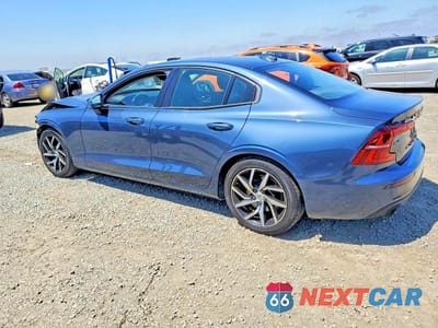 Drugie zdjęcie samochodu z przodu: 2020 VOLVO S60 T5 MOMENTUM VIN:7JR102FK9LG047811 - miniatura