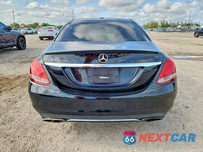 Zdjęcie 6 z 13 samochodu: 2015 MERCEDES-BENZ C 300 VIN:55SWF4JB7FU068112 - miniatura