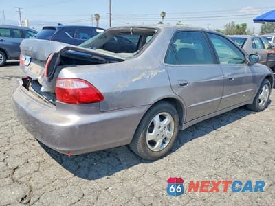 Trzecie zdjęcie samochodu z tyłu: 2000 HONDA ACCORD EX VIN:JHMCG6676YC030869 - miniatura