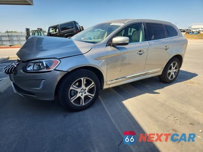 2015 VOLVO XC60 T6 PREMIER YV4902RK3F2670238 - główne zdjęcie licytacji z USA - miniatura