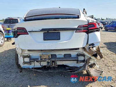 Zdjęcie 6 z 12 samochodu: 2026 TESLA MODEL X VIN:7SAXCDE57TF480340 - miniatura