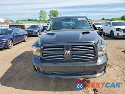 Piąte zdjęcie samochodu w środku: 2016 RAM 1500 SPORT VIN:1C6RR7UT8GS234581 - miniatura