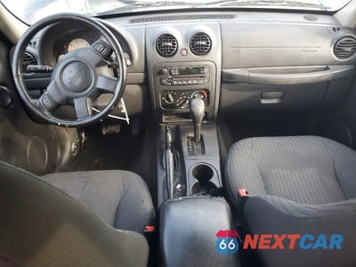 Zdjęcie 8 z 14 samochodu: 2004 JEEP LIBERTY SPORT VIN:1J4GL48K24W192747 - miniatura