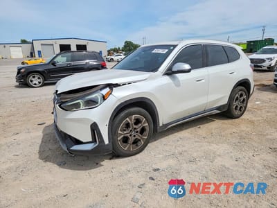 2024 BMW X1 XDRIVE28I WBX73EF0XR5Y84297 - główne zdjęcie licytacji z USA - miniatura