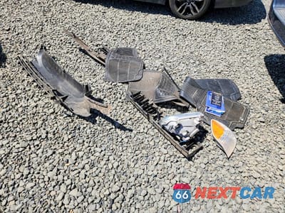 Zdjęcie 13 z 14 samochodu: 2006 TOYOTA SEQUOIA LIMITED VIN:5TDBT48A96S263209 - miniatura