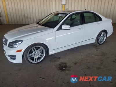 2013 MERCEDES-BENZ C 250 WDDGF4HB5DR271380 - główne zdjęcie licytacji z USA - miniatura