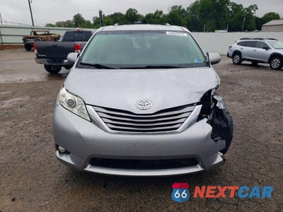 Piąte zdjęcie samochodu w środku: 2016 TOYOTA SIENNA XLE PREMIUM 8-PASSENGER VIN:5TDYK3DC0GS749262 - miniatura