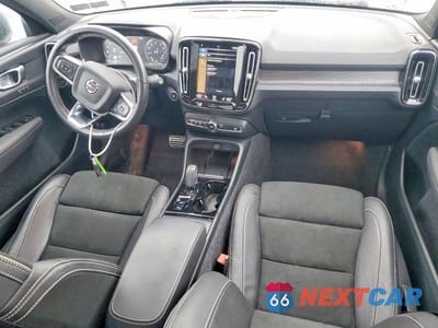 Zdjęcie 8 z 13 samochodu: 2021 VOLVO XC40 PLUS VIN:YV4162UM2M2462918 - miniatura