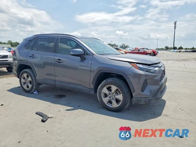 Czwarte zdjęcie samochodu z boku: 2022 TOYOTA RAV4 XLE VIN:2T3W1RFV4NC206926 - miniatura
