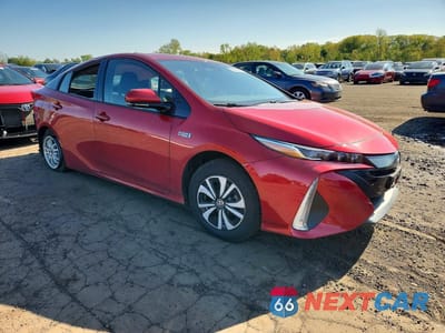 Czwarte zdjęcie samochodu z boku: 2018 TOYOTA PRIUS PRIME PLUS VIN:JTDKARFP0J3084173 - miniatura