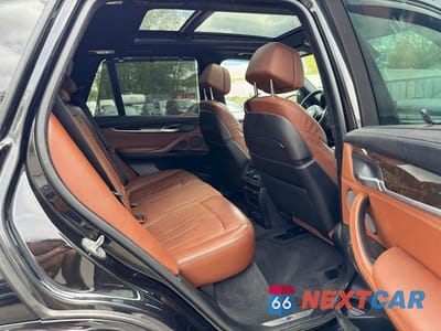 Zdjęcie 9 z 13 samochodu: 2015 BMW X5 XDRIVE50I VIN:5UXKR6C54F0J74895 - miniatura