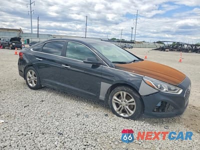 Czwarte zdjęcie samochodu z boku: 2018 HYUNDAI SONATA SEL+ VIN:5NPE34AF1JH710990 - miniatura