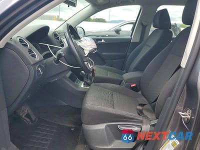 Zdjęcie 7 z 13 samochodu: 2015 VOLKSWAGEN TIGUAN S VIN:WVGAV7AX2FW558573 - miniatura