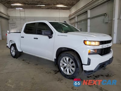 Czwarte zdjęcie samochodu z boku: 2021 CHEVROLET SILVERADO K1500 CUSTOM VIN:3GCPYBEK7MG256263 - miniatura