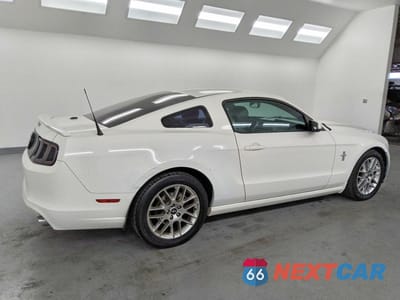 Trzecie zdjęcie samochodu z tyłu: 2013 FORD MUSTANG VIN:1ZVBP8AM5D5282629 - miniatura