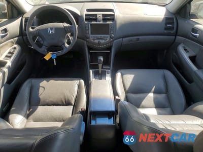 Zdjęcie 8 z 12 samochodu: 2006 HONDA ACCORD EX VIN:1HGCM66896A055066 - miniatura
