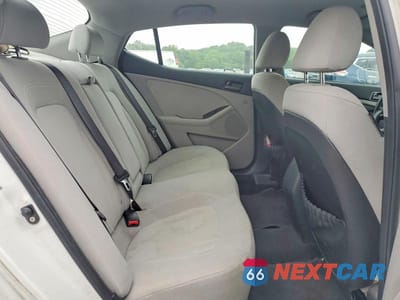 Zdjęcie 10 z 12 samochodu: 2011 KIA OPTIMA LX VIN:KNAGM4A76B5084513 - miniatura