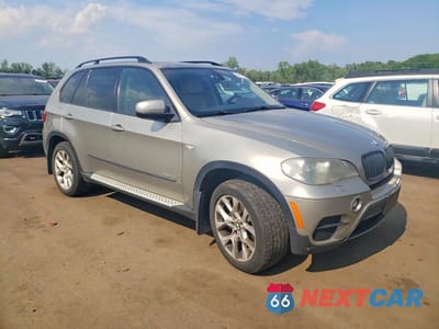 Czwarte zdjęcie samochodu z boku: 2011 BMW X5 XDRIVE35I VIN:5UXZV4C5XBL403250 - miniatura